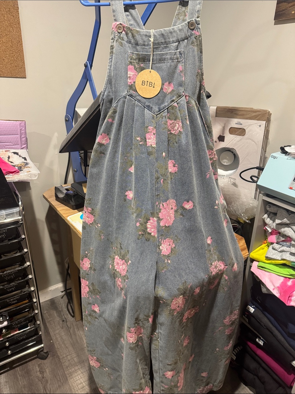 BIBI Floral Denim overallsin Blue with Pink Flowers